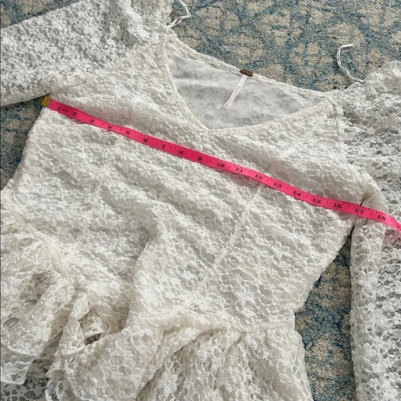 FP Stella White Lace Peplum Top large - Picture 6 of 7